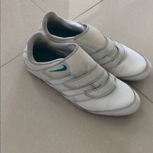 ❤️Nike sneakers (3 for $15)